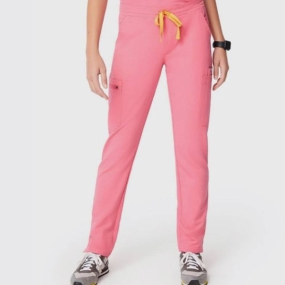 Figs neon pink scrub set. - Picture 6 of 6